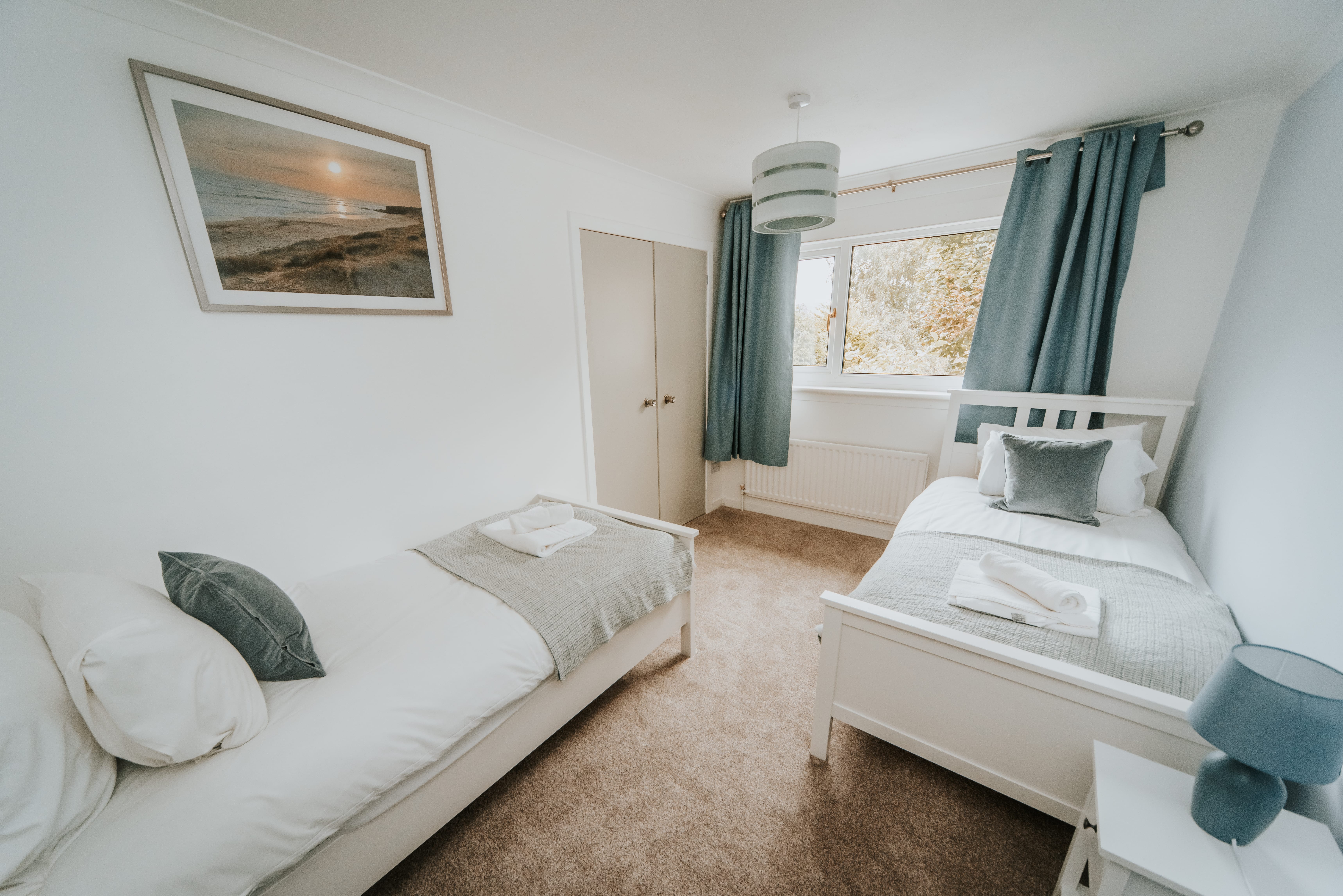 Twin bedroom